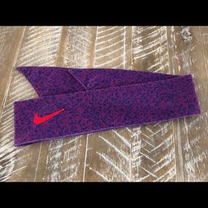 Nike Tie Headband. Barley Used.